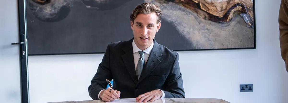 星空体育app官方下载-官方：此前和罗马解约的博韦自由转会加盟沃特福德